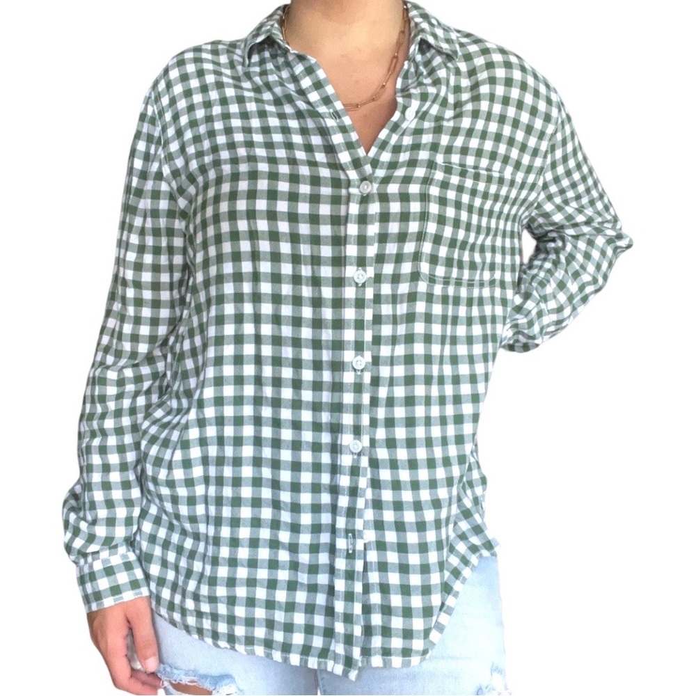 BEACHLUNCHLOUNGE Collection Green and White Gingham Cozy Button Down Shirt